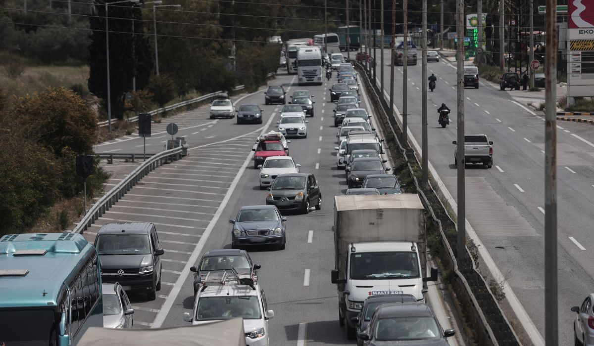 Αττική: Καραμπόλα με 4 οχήματα στην Μαλακάσα