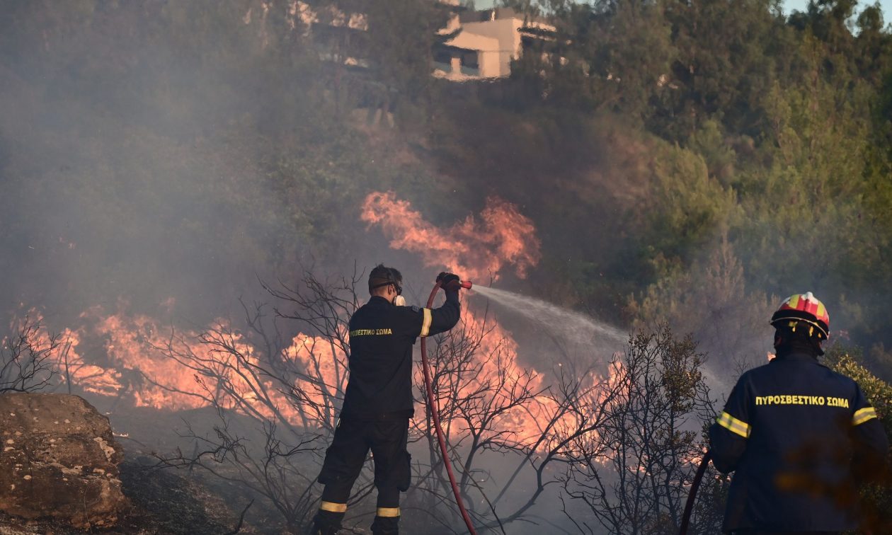 Τι γράφουν τα διεθνή μέσα ενημέρωσης για την πυρκαγιά στην Αττική – «Η φωτιά καίει σαν αστραπή»