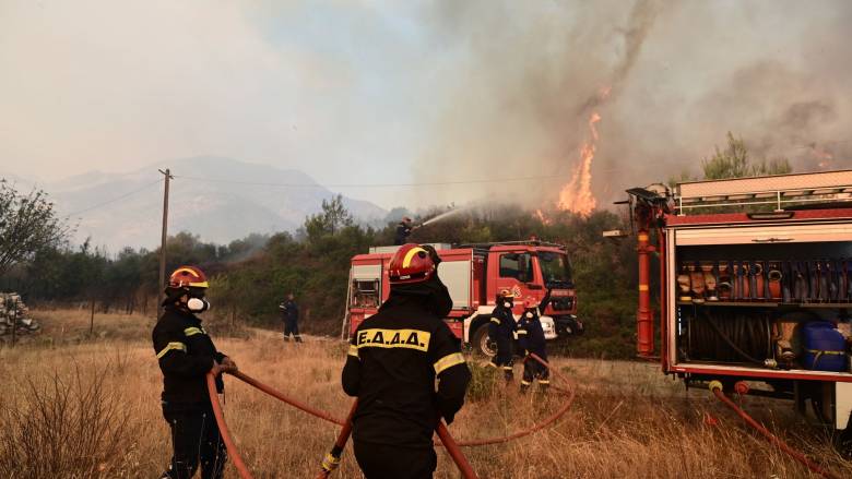 Έκκληση της ΕΛ.ΑΣ. προς τους πολίτες να μην πλησιάζουν τις περιοχές της Αττικής που πλήττονται από πυρκαγιές