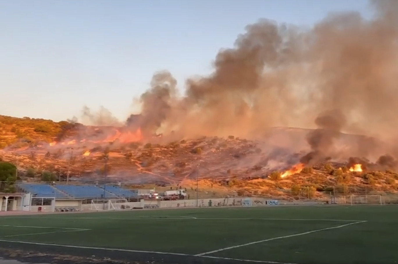 Δήμαρχος Γλυφάδας για πυρκαγιά στην Τερψιθέα: «Πρόκειται για εμπρησμό – Οι κάτοικοι κυνήγησαν δύο άτομα»