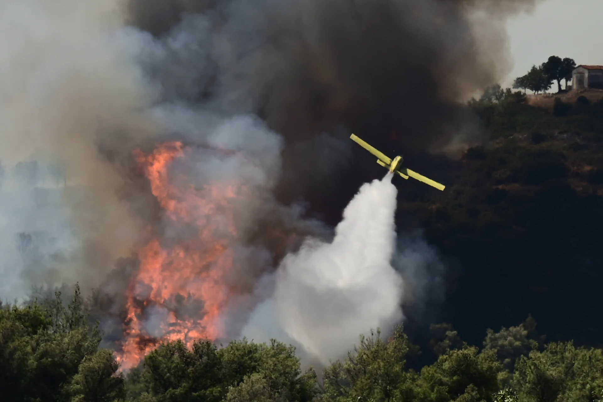 Ξέσπασμα του επιχειρηματικού κόσμου κατά της Κυβέρνησης: «Τα μέτρα πρόληψης δεν ήταν αρκετά – Ανοχύρωτη για άλλη μια φορά η ΒΑ Αττική» 