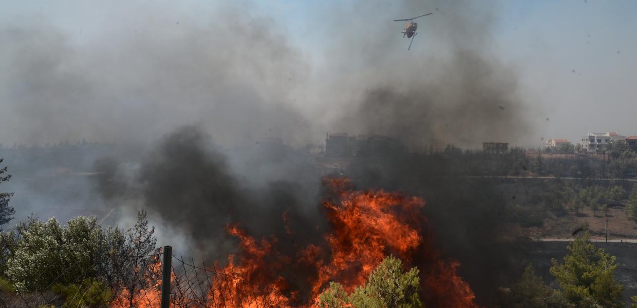 Τι ανακοίνωσε η πυροσβεστική για τα εναέρια μέσα: «20 ήταν αλλά όχι ταυτόχρονα – Έκαναν κύκλους»