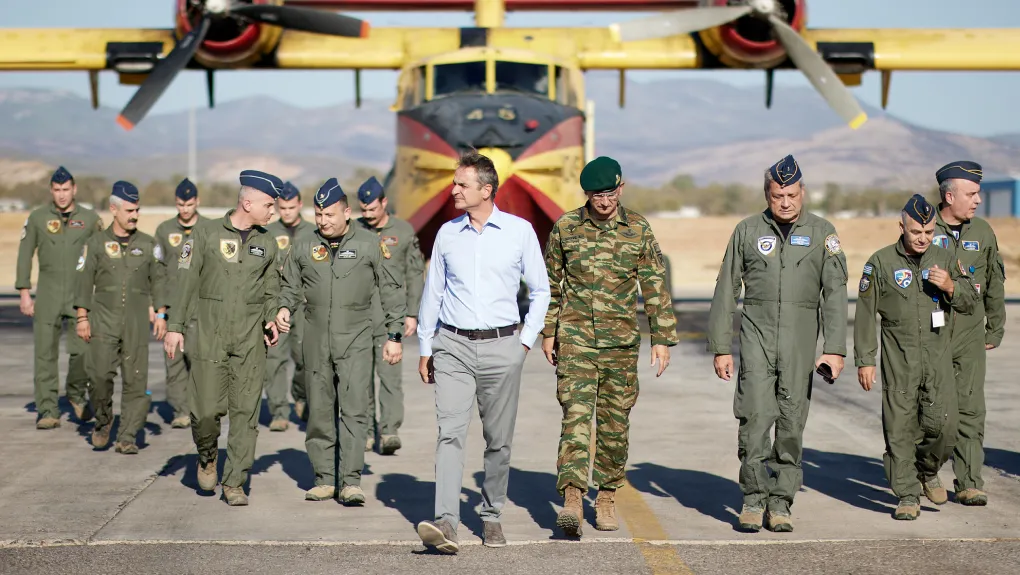 Δήλωση Κ.Μητσοτάκη με τα χέρια στις τσέπες! – «Κοιτάμε να γίνουμε καλύτεροι από κάθε φωτιά που ξεφεύγει»!