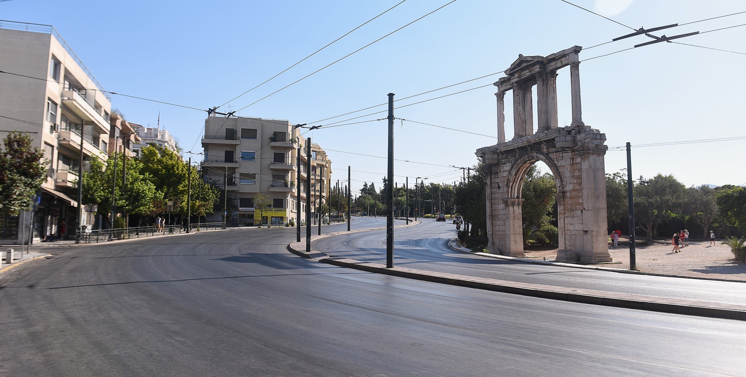 Αθήνα: Άδειοι οι δρόμοι της πρωτεύουσας τον Δεκαπενταύγουστο (φωτο-βίντεο)