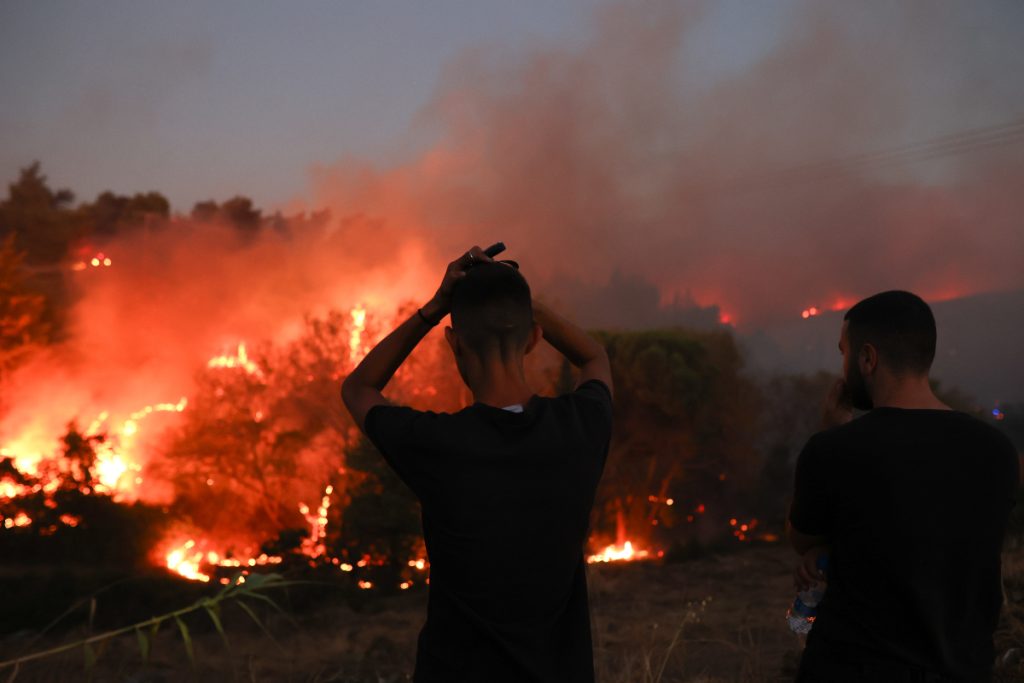 Οι φωτιές κατέκαψαν την Ελλάδα και την μετέτρεψαν σε στάχτες και η Δικαιοσύνη απλώς παρατηρεί