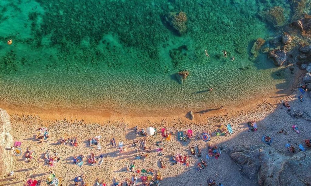 Οι περιπτώσεις «Alemagou» στον κόλπο της Μυκόνου & του «Οne & Only» στα Αστέρια Γλυφάδας: Η αποθέωση της παρανομίας