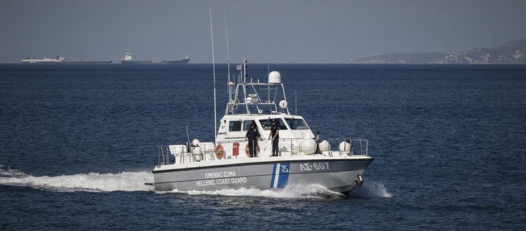 Σύμη: Εισαγγελέας διέταξε τη σύλληψη του λιμενικού που πυροβόλησε κατά λαθροδιακινητή που τους εμβόλισε