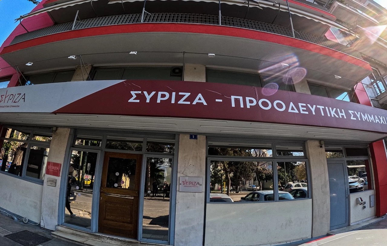 ΣΥΡΙΖΑ: «Ντροπή για το “επιτελικό κράτος” του K.Μητσοτάκη, να κοιμάται δάσκαλος στο αυτοκίνητο»