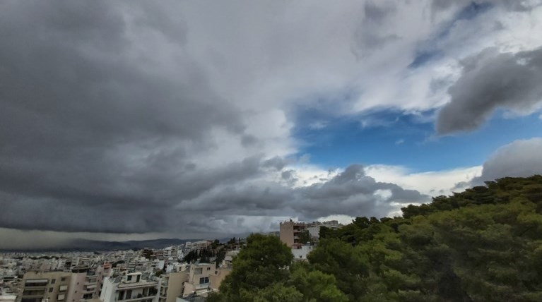 Άστατος ο καιρός σήμερα – Που υπάρχει πρόβλεψη για μπουρίνια και καταιγίδες