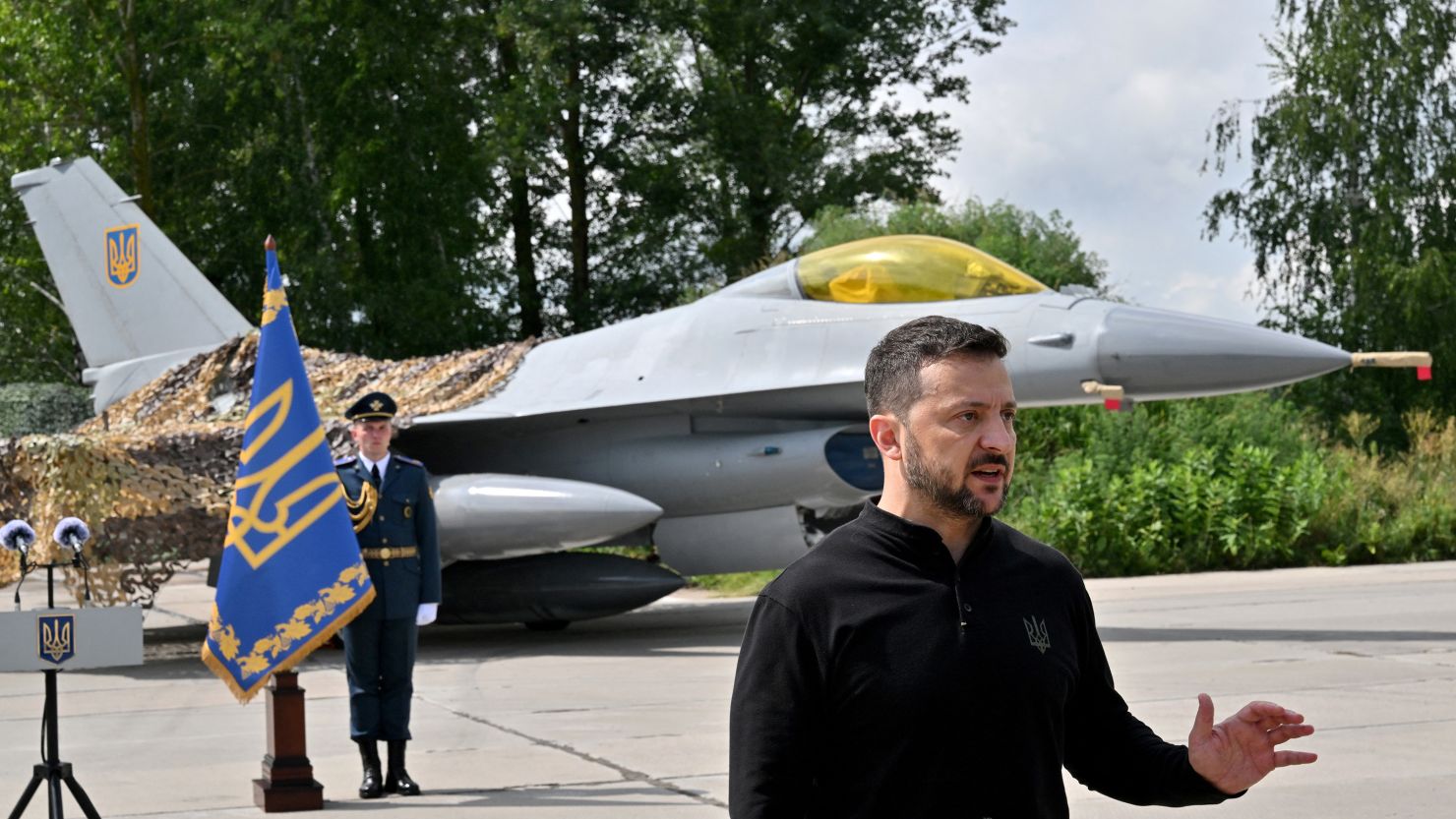 Γαλλικά ΜΜΕ: Ο Ζελένσκι φοβάται για τα F-16 του –  Τα μετακινεί συνεχώς για να αποφύγει την καταστροφή  τους