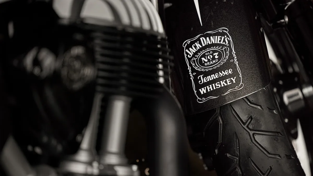 Μετά την Harley-Davidson τώρα και η Jack Daniel’s σταματά την woke-ατζέντα: «Καλύπτει η νομοθεσία δεν χρειάζεται ιδιαίτερη μεταχείριση»