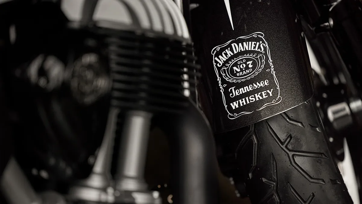 Μετά την Harley-Davidson τώρα και η Jack Daniel’s σταματά την Woke-ατζέντα: «Καλύπτει η νομοθεσία δεν χρειάζεται ιδιαίτερη μεταχείριση»