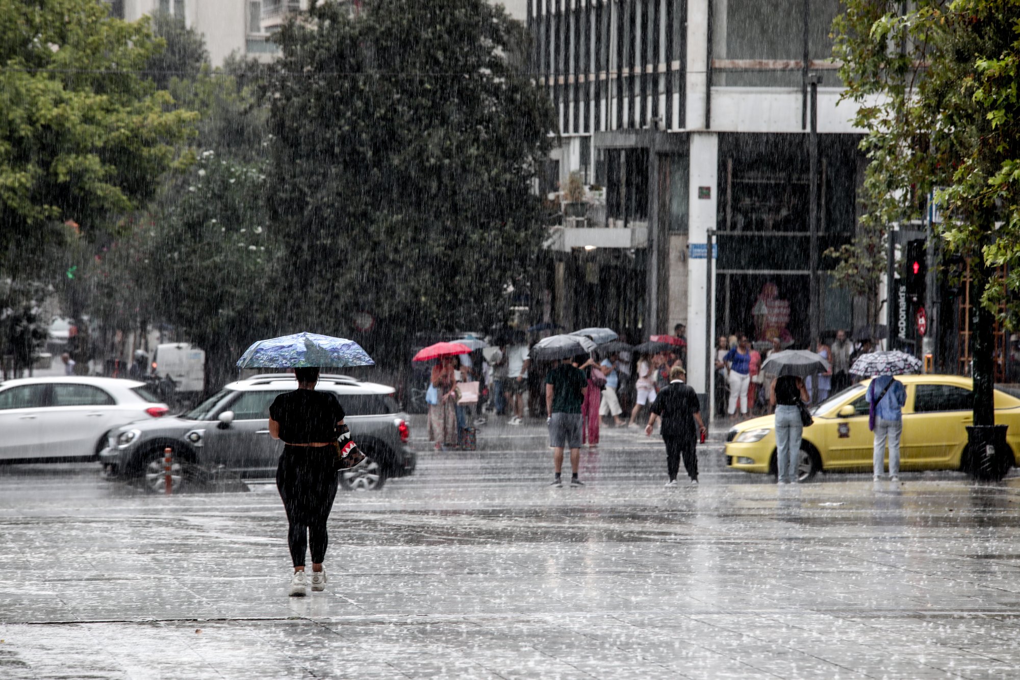 Ζημιές στην Αθήνα μετά από κάθε βροχή: Ακαθάριστα φρεάτια και αντιπλημμυρικά έργα που δεν ολοκληρώθηκαν ποτέ