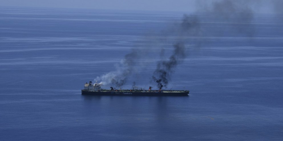 Σε εξέλιξη η επιχείρηση διάσωσης του δεξαμενόπλοιου Sounion που χτύπησαν οι Χούθι