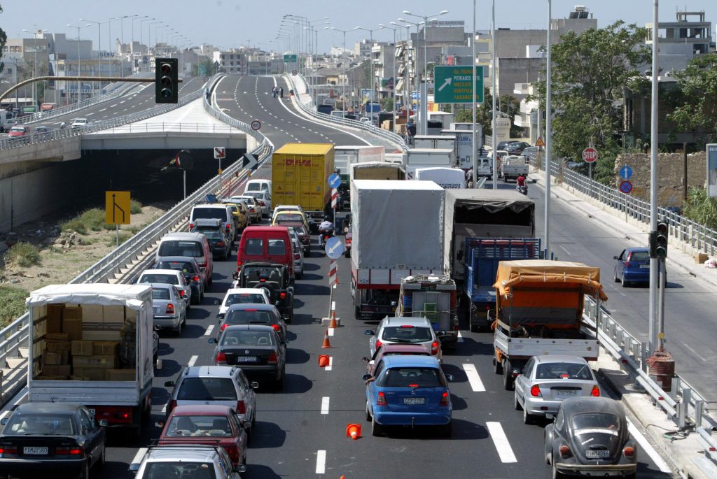 Στο «κόκκινο» βρίσκεται η κίνηση στον Κηφισό λόγω τροχαίου (φωτο)