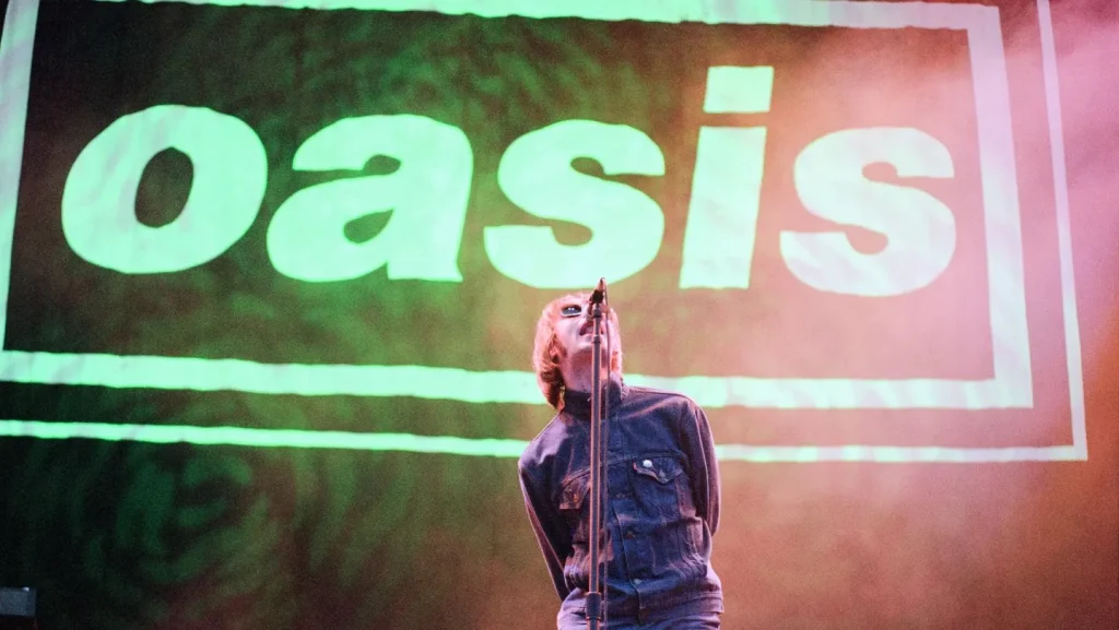 Oasis: Στην κορυφή των βρετανικών charts έπειτα από 14 χρόνια (φωτο-βίντεο)