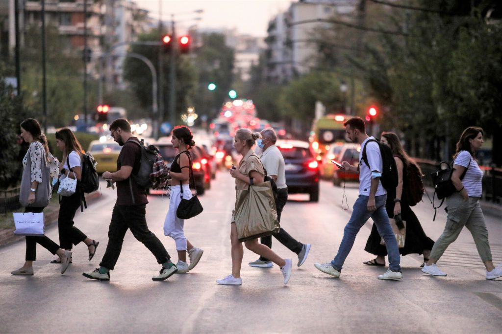 Δεν έχει τέλος η διαμάχη της κυβέρνησης Μητσοτάκη με τους ελεύθερους επαγγελματίες – Τα στοιχεία της ΑΑΔΕ