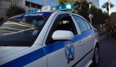 Συνελήφθη 56χρονη που ξυλοκόπησε και λήστεψε ηλικιωμένη στα Χανιά 