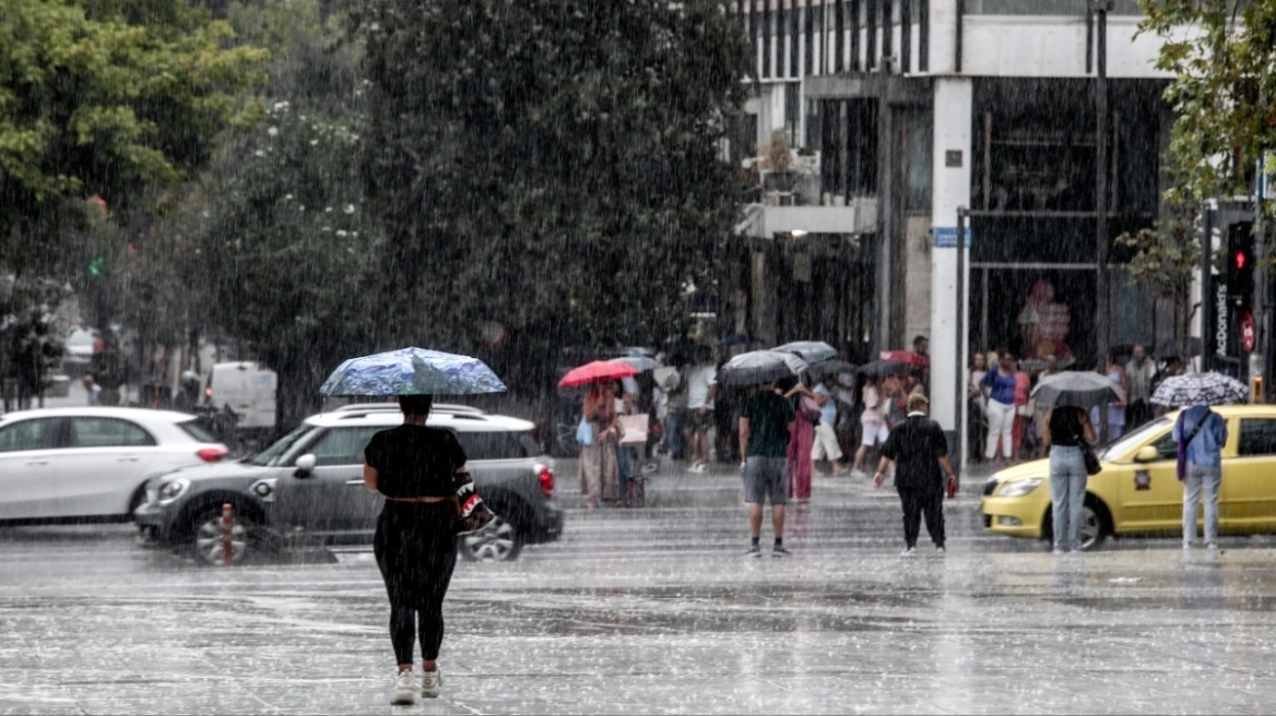 «Έσπειραν» πάλι τον πανικό με μια φθινοπωρινή βροχή  αλλά… ξέχασαν να καθαρίσουν τα φρεάτια!