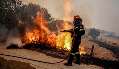 Βελτιωμένη η εικόνα από τη φωτιά που ξέσπασε στη Βλάστη Κοζάνης (upd)