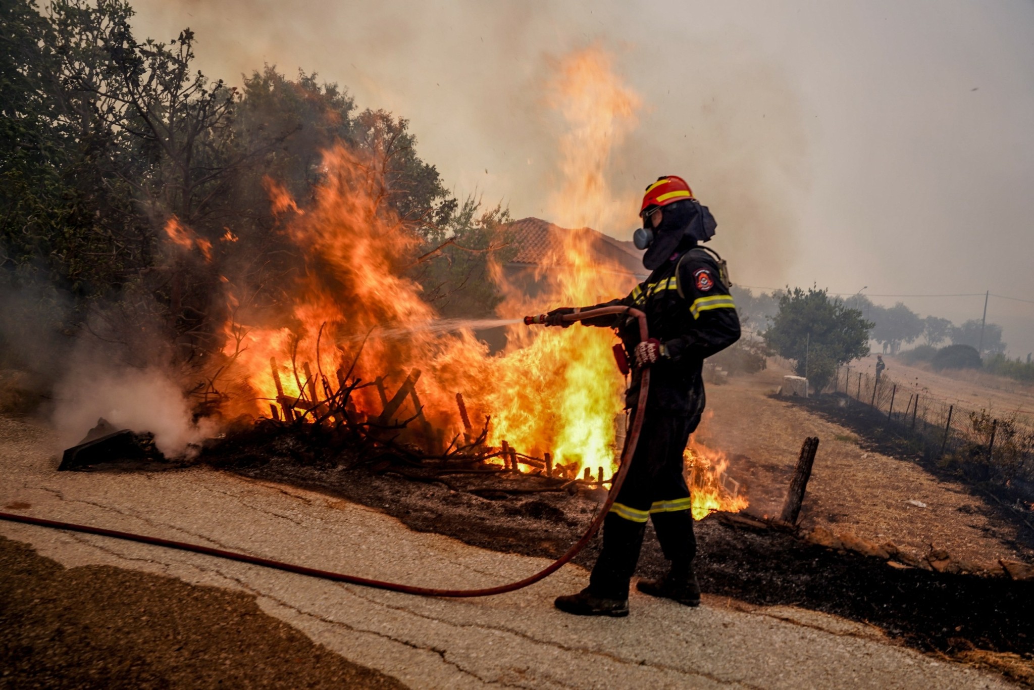 Βελτιωμένη η εικόνα από τη φωτιά που ξέσπασε στη Βλάστη Κοζάνης (upd)