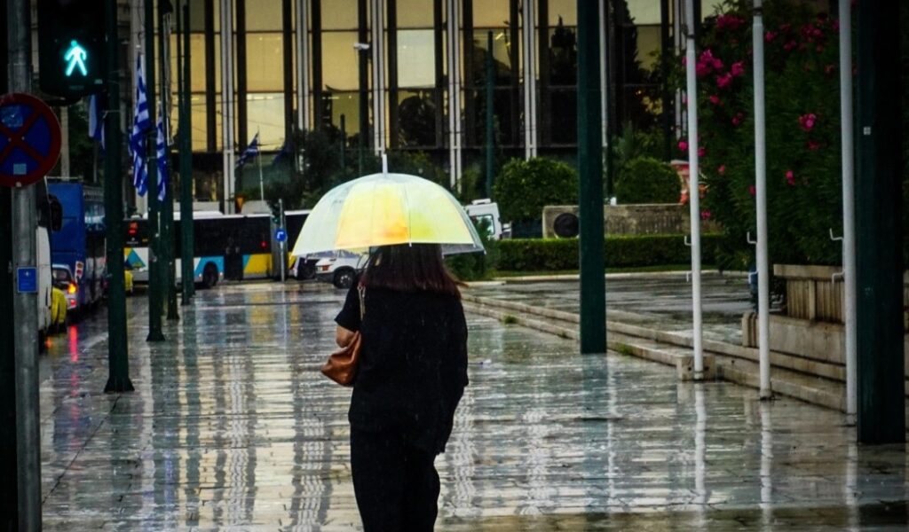 Καιρός: Βροχερός σήμερα σε πολλές περιοχές της χώρας – Μικρή άνοδος της θερμοκρασίας