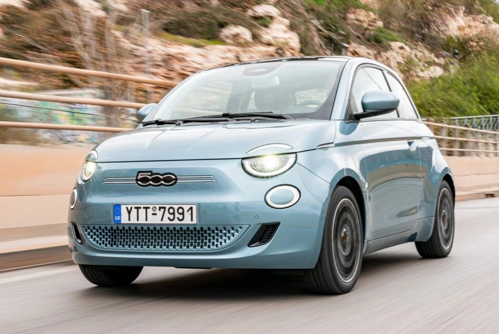 Μηνιαία παύση της παραγωγής του FIAT 500e ένεκα της ζήτησης