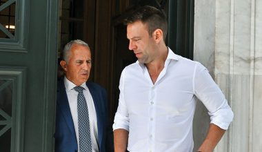 Ε.Αποστολάκης: Για ποιο λόγο έχει εξαφανιστεί από το πολιτικό προσκήνιο;