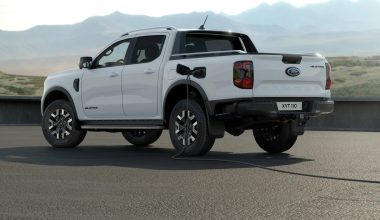 Πλησιάζει η παγκόσμια πρεμιέρα του PHEV Ford Ranger