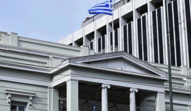 Το μήνυμα του ΥΠΕΞ για τη Διεθνή Ημέρα Δημοκρατίας: «Προωθούμε την ειρήνη μέσω του διαλόγου»