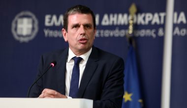 Δ.Καιρίδης για μεταναστευτικό: «Τους δεχόμαστε όλους  για να μην γίνουμε…  “περιθώριο” σαν τον Όρμπαν»!