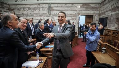 Ο Κ.Μητσοτάκης θέλει να στείλει «μήνυμα» στο εσωτερικό της ΝΔ με την διαγραφή Μ.Σαλμά αλλά βουλευτές «βράζουν»