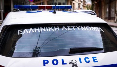 Βόλος: Συνελήφθησαν δύο άνδρες που έκλεψαν 5.000 ευρώ και κοσμήματα από σπίτι