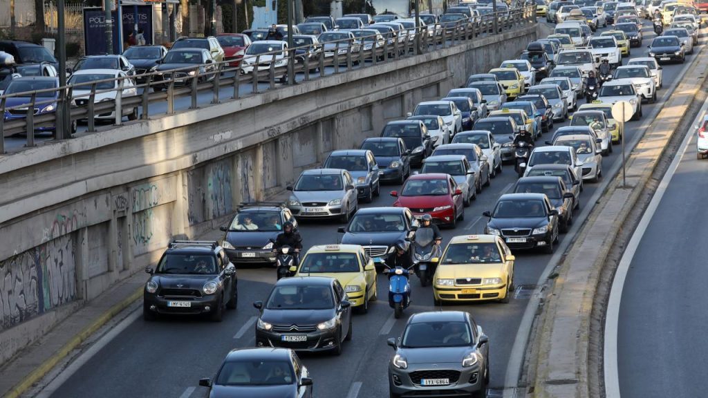 Αυξημένη η κίνηση στους δρόμους της Αττικής – Ποιους να αποφύγετε (χάρτης)