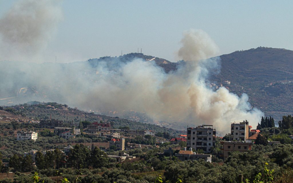 Bίντεο: Ένας Σταυρός σχηματίστηκε πάνω από τη Βηρυτό μετά τους ισραηλινούς βομβαρδισμούς!