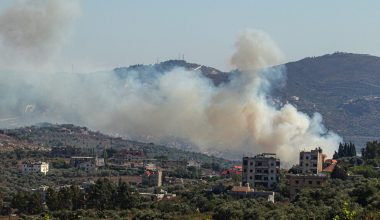 Bίντεο: Ένας Σταυρός σχηματίστηκε πάνω από τη Βηρυτό μετά τους ισραηλινούς βομβαρδισμούς!