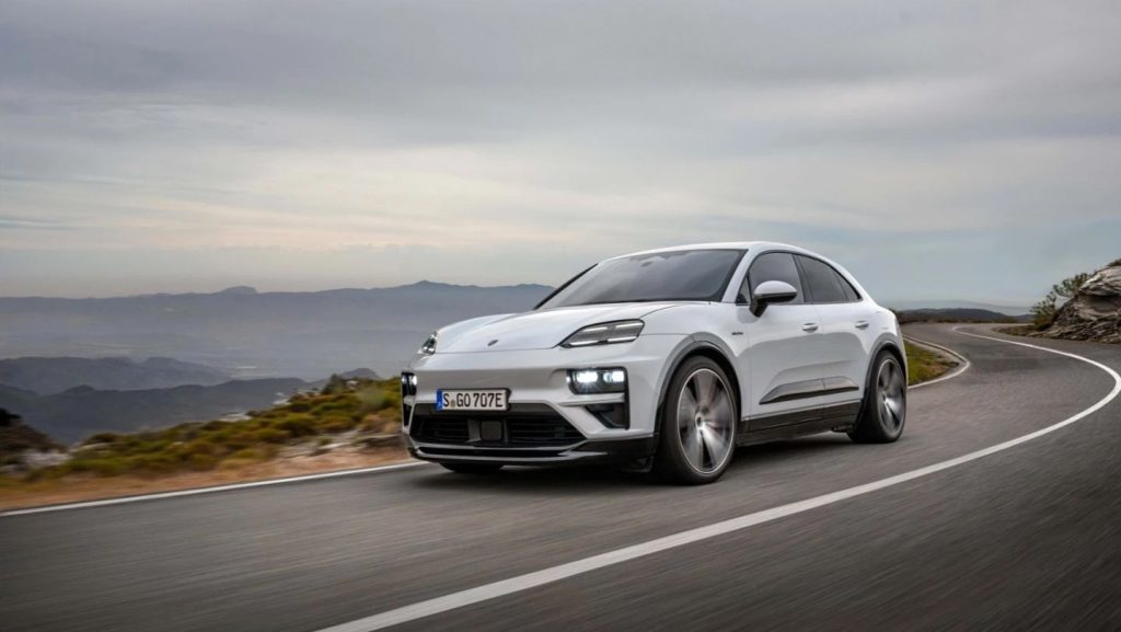 Παρουσιάστηκε στην Ελλάδα η νέα Porsche Macan