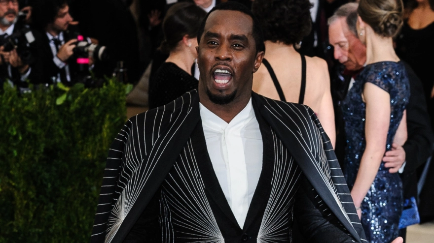 Πληθαίνουν οι καταγγελίες εις βάρος του Diddy – «Με βίασε ενώ ήμουν αναίσθητη από την κεταμίνη και με άφησε έγκυο»