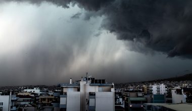 Η ΕΜΥ επικαιροποίησε το έκτακτο δελτίο επιδείνωσης του καιρού: Πτώση της θερμοκρασίας και καταιγίδες από το απόγευμα