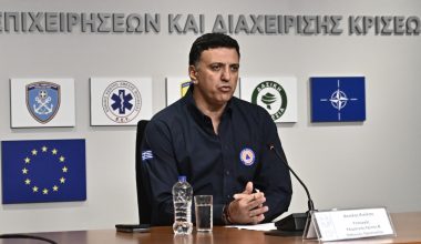 Νέες (παλιές) δικαιολογίες από Βασίλη Κικίλια για μία ακόμα φωτιά που «ξέφυγε», για 50.000 καμένα στρέμματα δάσους και 2 νεκρούς!