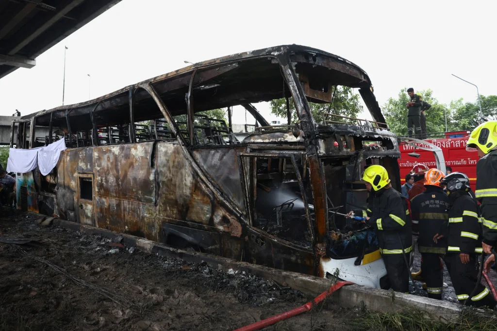 Ταϊλάνδη: Σχολικό λεωφορείο τυλίχτηκε στις φλόγες – Νεκρά τουλάχιστον δέκα παιδιά