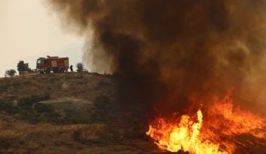 Μαίνεται η φωτιά στην Κορινθία: «Στάχτη» 50.000 στρέμματα δάσους από την «ετοιμότητα» της κυβέρνησης