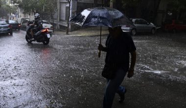 Καιρός: Βροχές και καταιγίδες στη δυτική Ελλάδα – Mικρή άνοδος της θερμοκρασίας