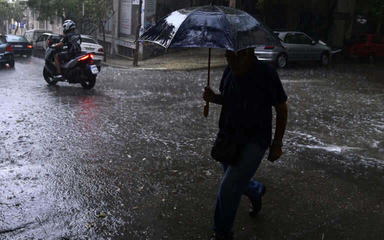 Κακοκαιρία «Κασσάνδρα»: Πτώση δέντρων στην Αθηνών – Κορίνθου – Δείτε που έχει δημιουργηθεί μποτιλιάρισμα