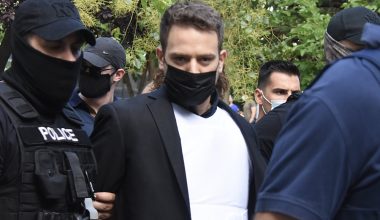 Μπάμπης Αναγνωστόπουλος: Άδοξα τελειώνει το όνειρο για σπουδές – Δεν μπορεί να παρακολουθήσει μαθήματα