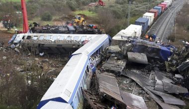 Έγκλημα στα Τέμπη: Βρέθηκαν και άλλα οστά στα χώματα – Μαζί με καμένες μπλούζες και μία κάρτα sim