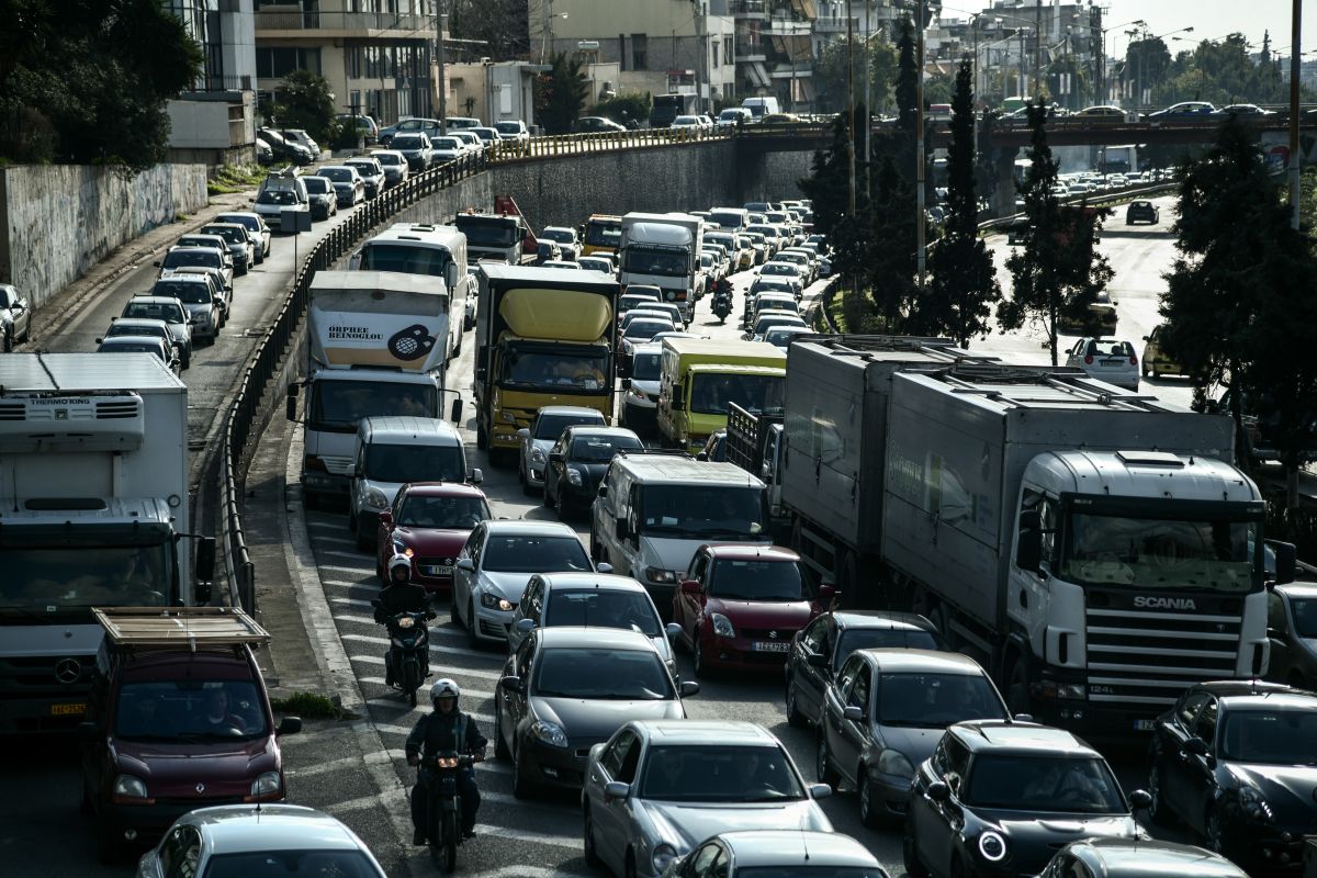 Δείτε σε ποιους δρόμους της Αττικής υπάρχει αυξημένη κίνηση (χάρτης)