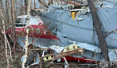 Ρωσία: Ένας νεκρός μετά από αναγκαστική προσγείωση Antonov-3 σε δάσος στη Γιακουτία της Σιβηρίας (φώτο)