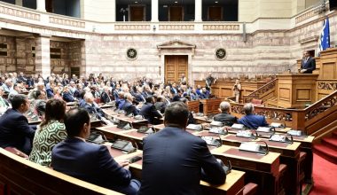 Αυξάνονται οι αποχρώσεις στο εσωκομματικό «ψηφιδωτό» της ΝΔ