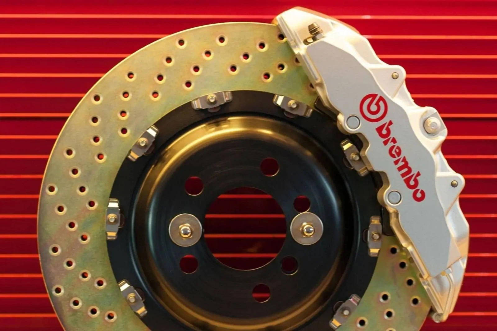 Η Brembo εξαγόρασε την Öhlins Racing για €370 εκατομμύρια